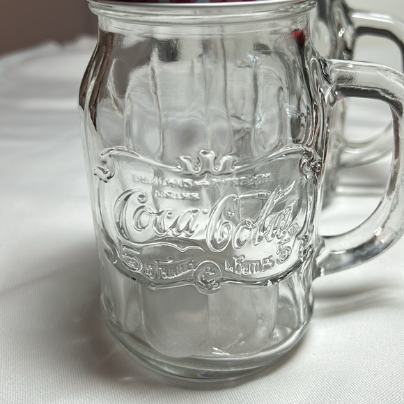 Coca-Cola vintage , set of 2 glasses with hard plastic straws inside never used - Picture 2 of 3
